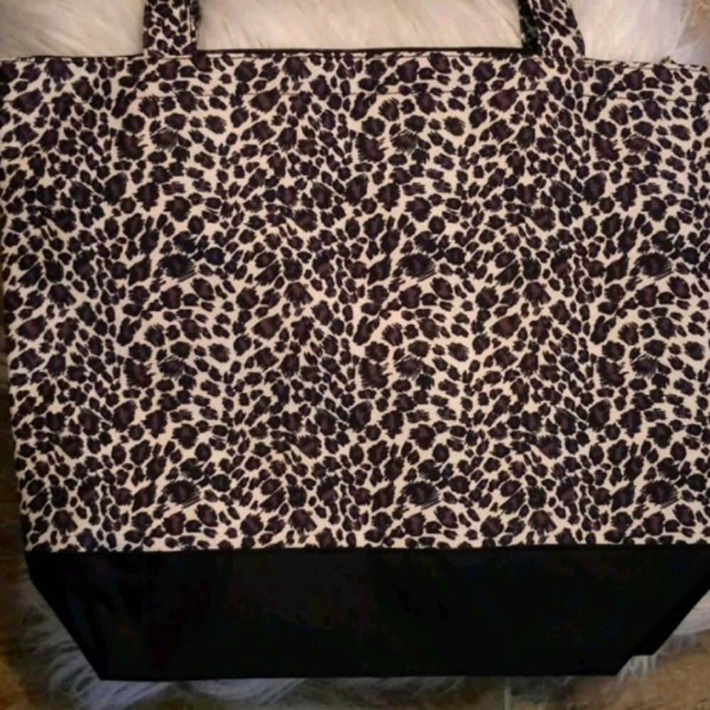 Betty Boop Red and Black Leopard Tote NWOT - Picture 2 of 4